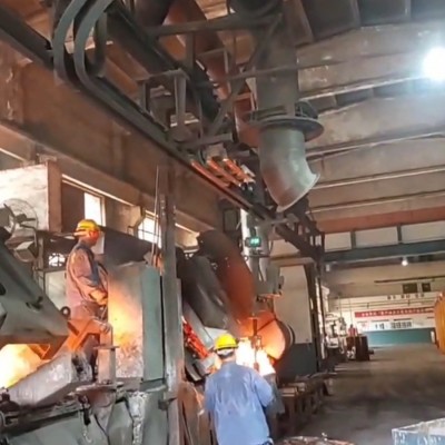 Overhead Rail Mounted Casting Manipulator- Øker Foundry Effektivitet